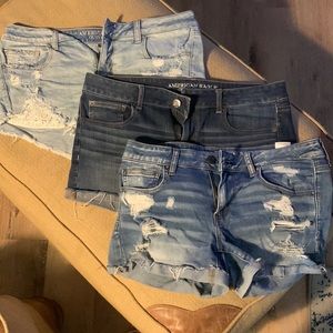 3️⃣ pair American Eagle jean shorts